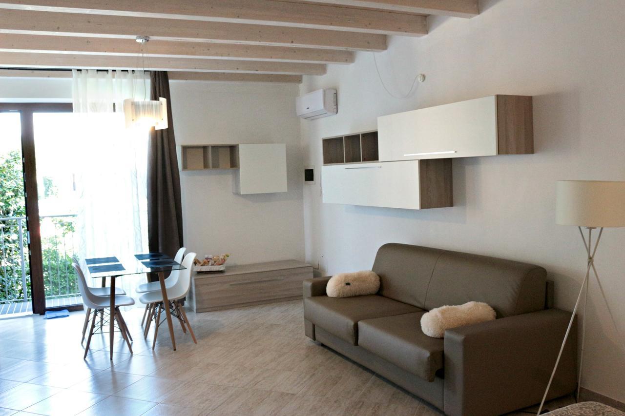 Paradeisos Residence Sas Somma Lombardo Extérieur photo