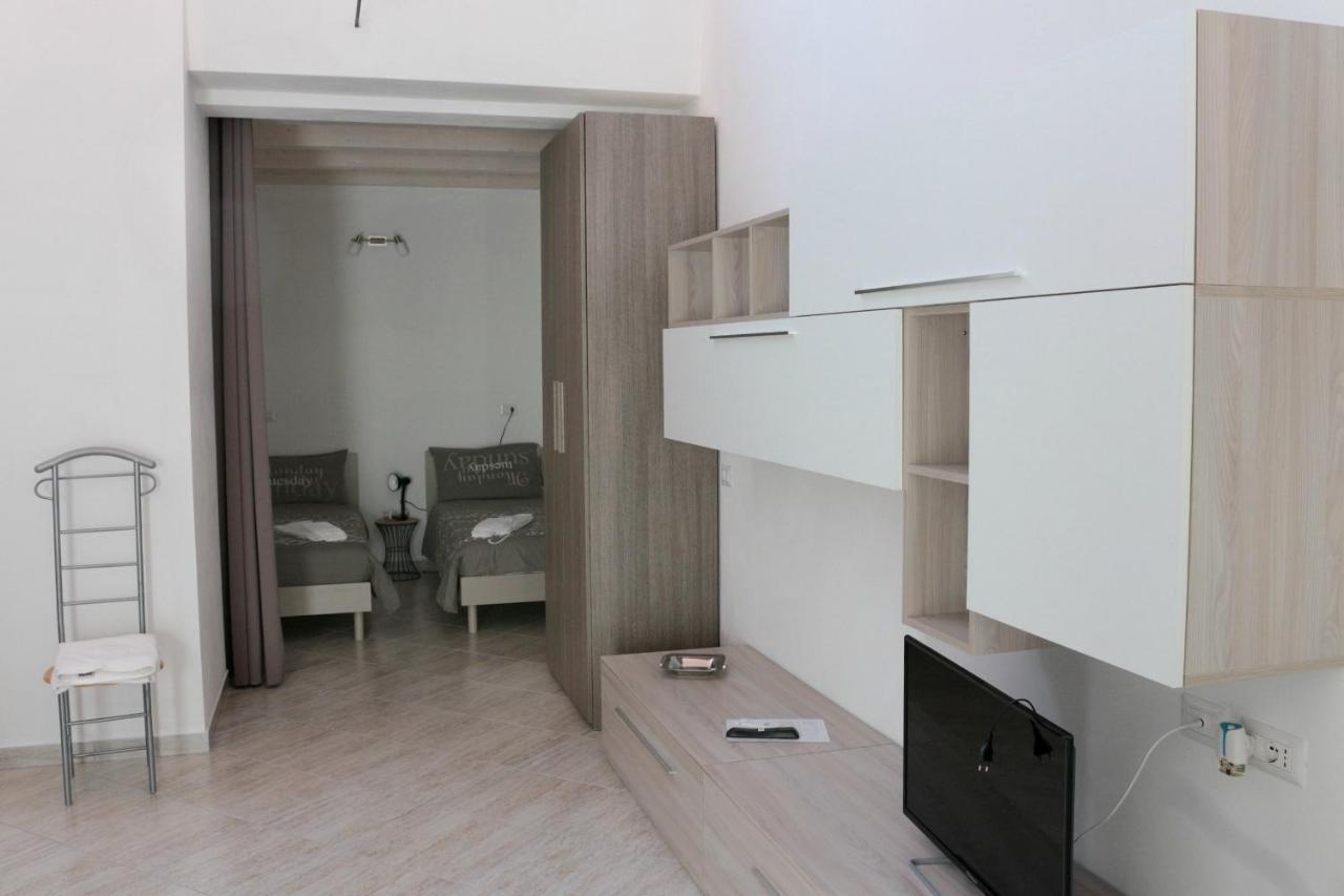Paradeisos Residence Sas Somma Lombardo Extérieur photo