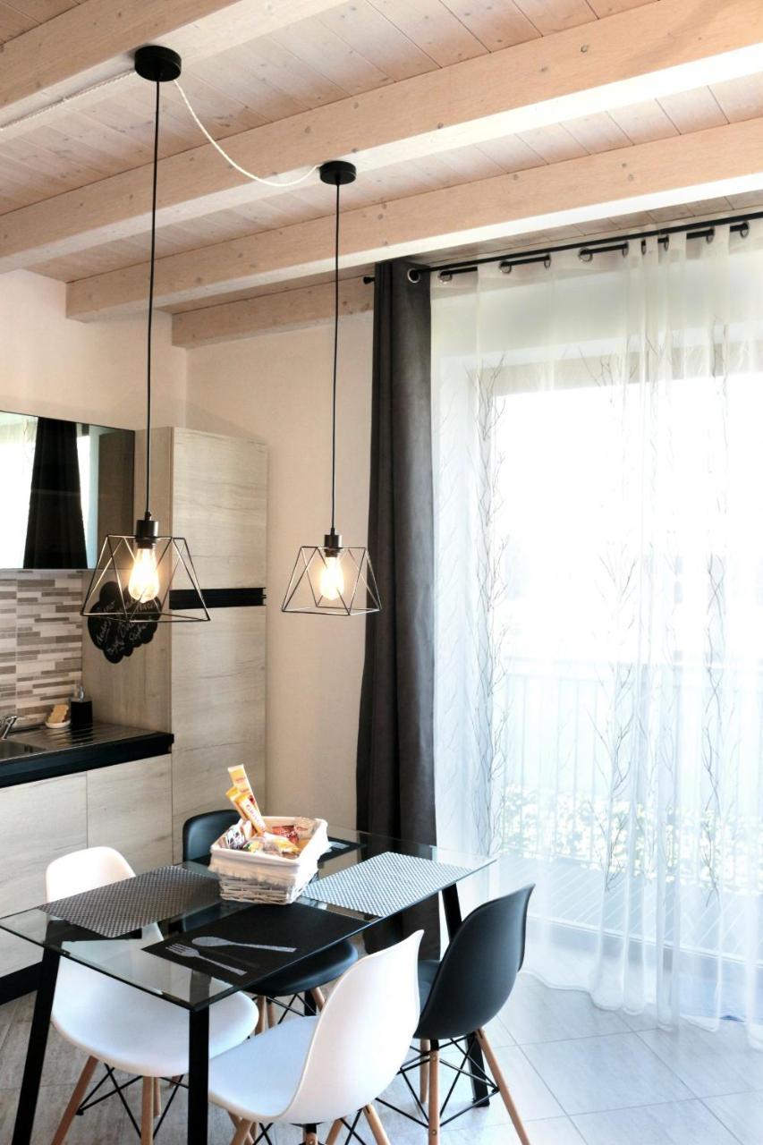 Paradeisos Residence Sas Somma Lombardo Extérieur photo